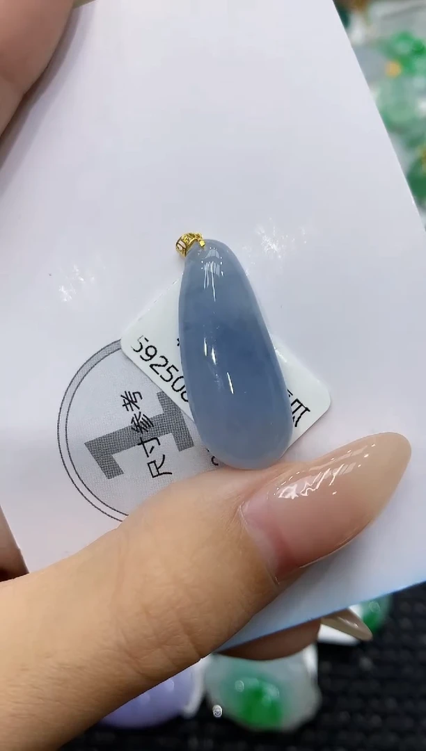 颈饰18K金镶嵌翡翠111111111111