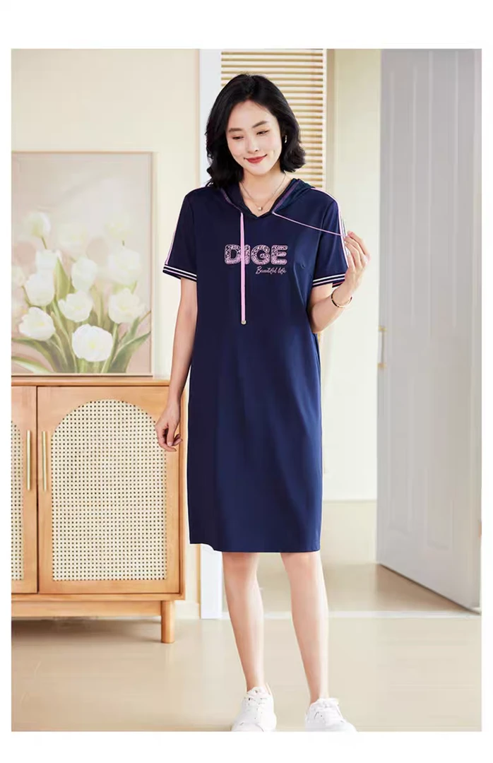 【商场同款】休闲高端弹力短袖连衣裙女2025春夏新款连帽直筒A字裙
