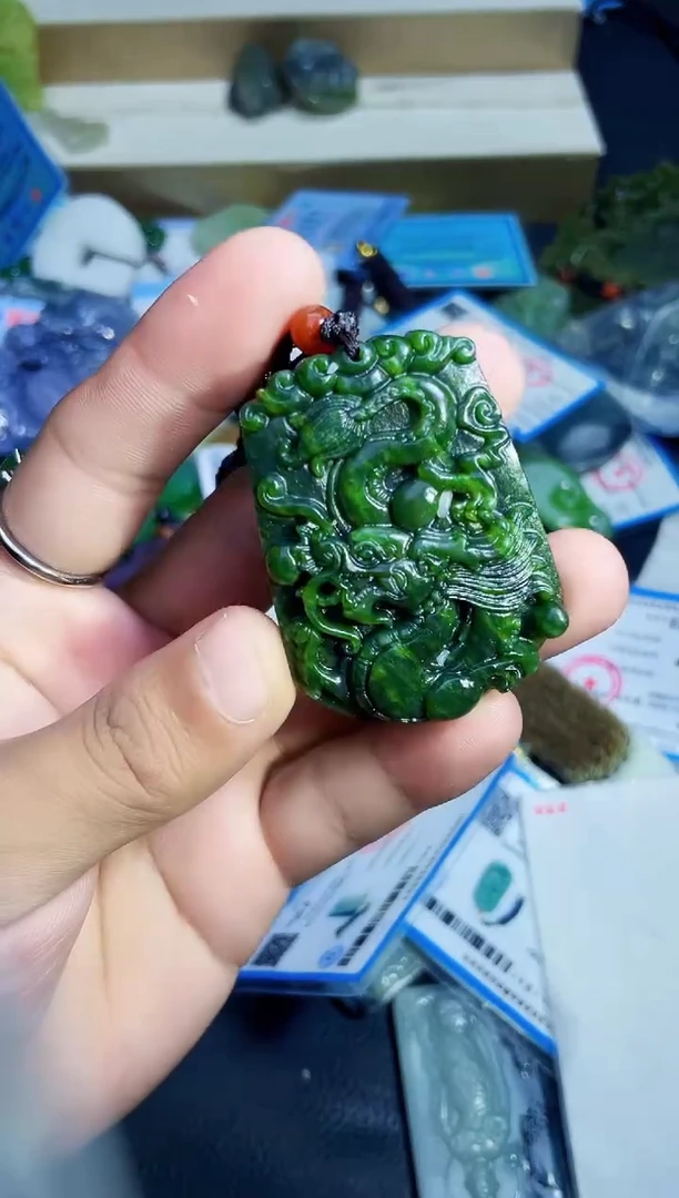 颈饰未镶嵌和田玉1