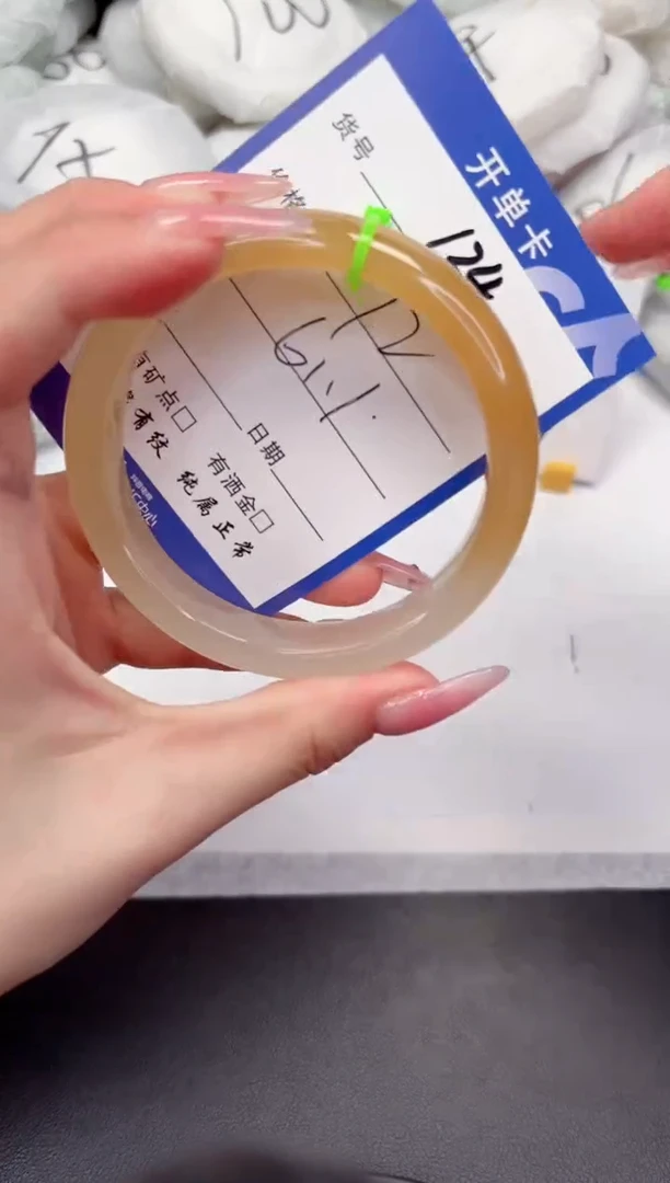 【闪购商品】石英质玉手镯未镶嵌124-61.1