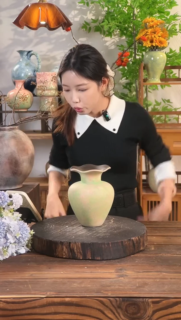 苔点绿-花瓣小号 陶瓷花瓶