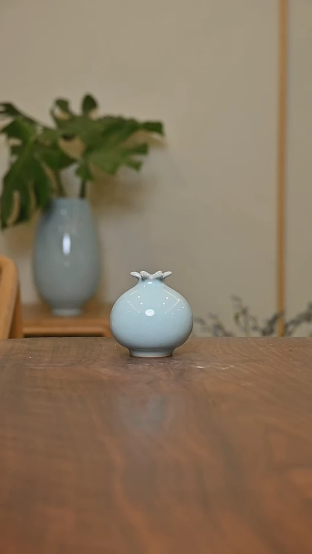 石榴瓶 天青 微瑕 朱家汝窑款