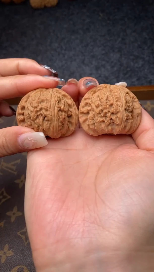 把件文玩核桃B84号43尺白狮子全品