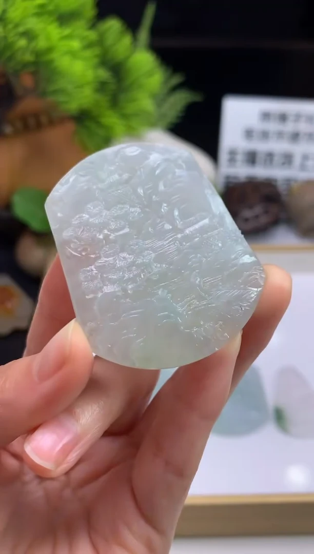 未镶嵌定制翡翠笑**云---106026