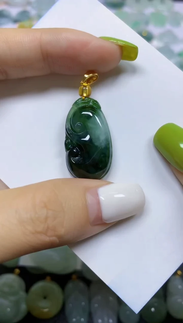 翡翠未镶嵌颈饰天然翡翠A货