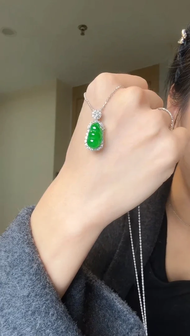 【闪购商品】翡翠吊坠(不含链)银S925镶嵌天然翡翠吊坠