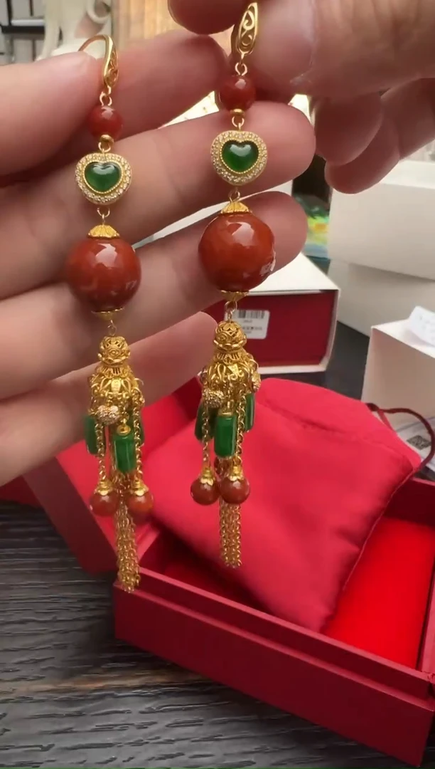 君*宫妆云鬓珊瑚玉孤品