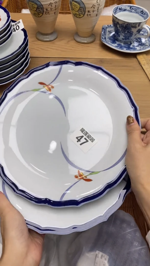 瓷片飘**蝎隆莲瓷器欢迎大家