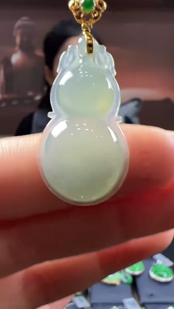 18K金镶嵌挂件翡翠葫芦 不含链