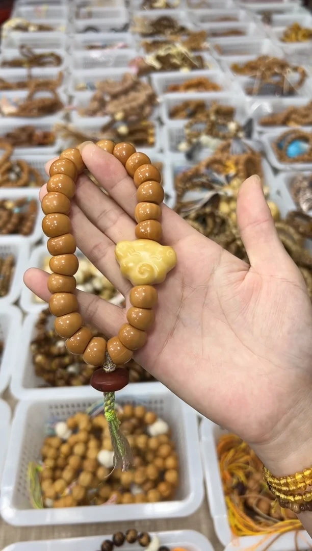 手串猴头核桃卡14龙岩料 蒜瓣大肠 设计款手持