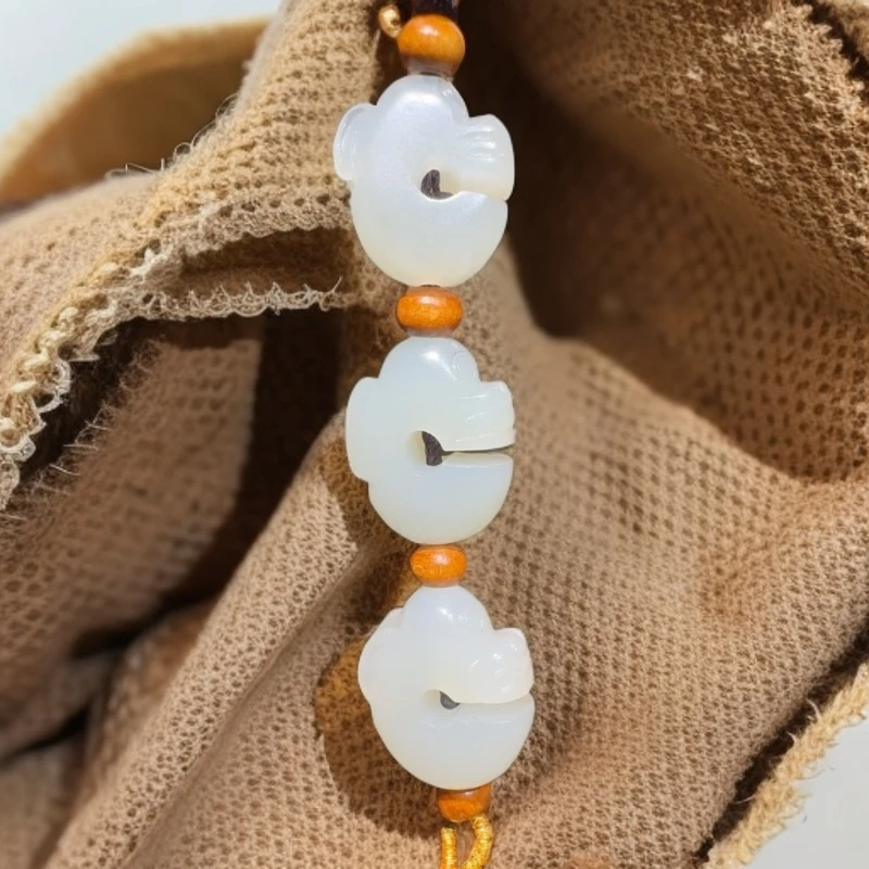 和田玉未镶嵌车挂