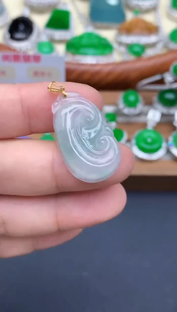 颈饰18K金镶嵌翡翠32-中国好珍宝