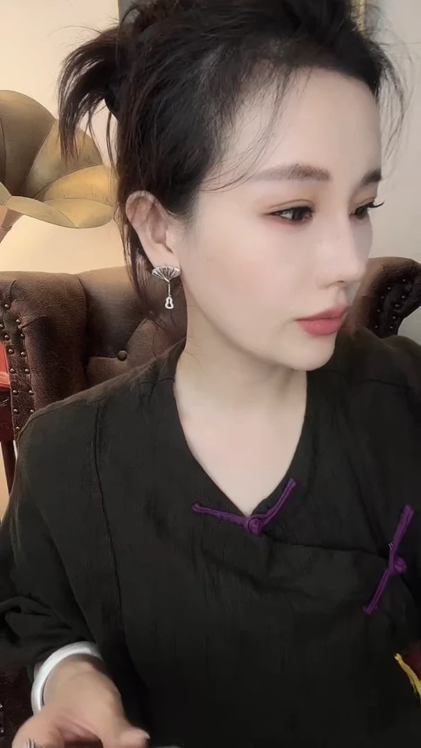 颈饰未镶嵌翡翠大*利翡翠E255
