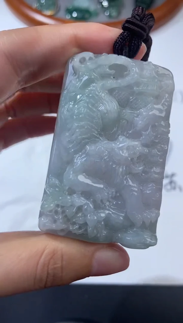 未镶嵌挂件翡翠372598     多人