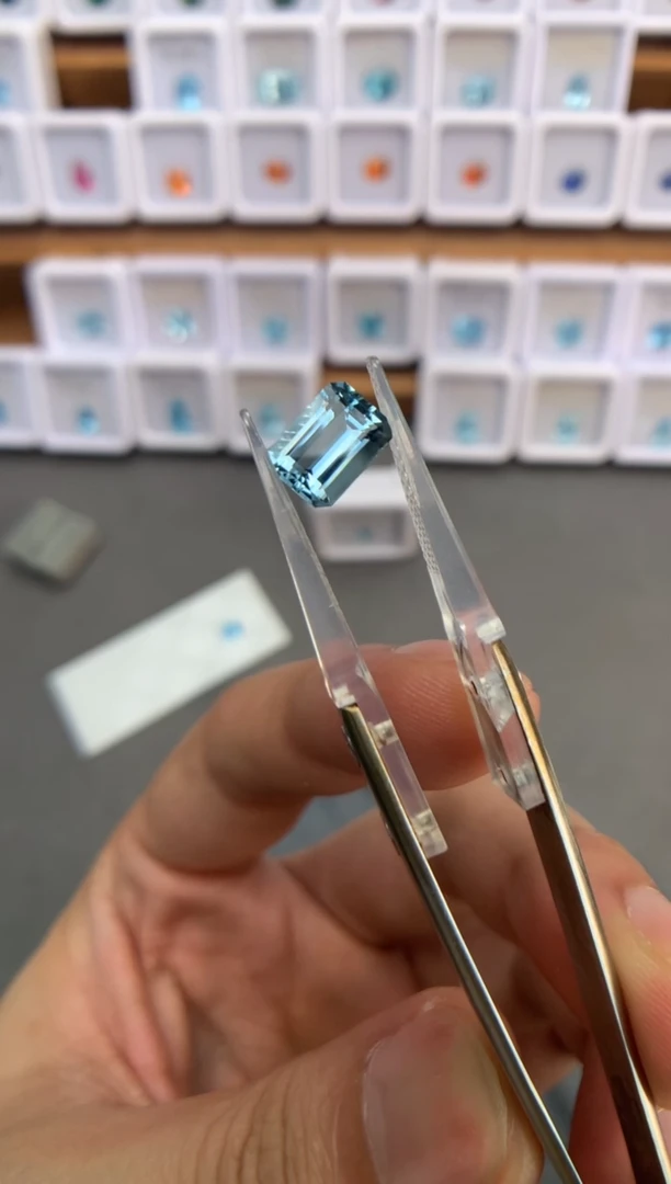 未镶嵌裸石定制海蓝宝石糖*色1.84ct 圣玛 03121