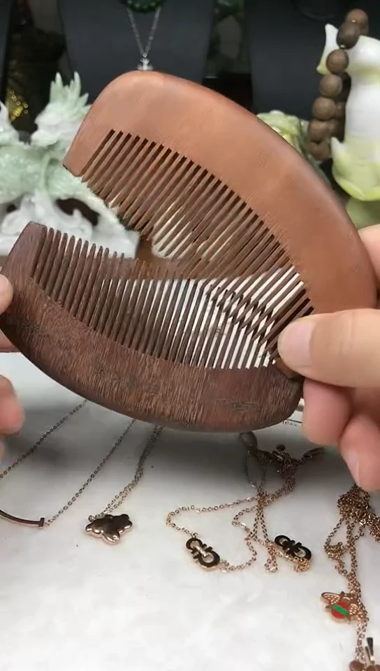 非洲檀香把件梳子