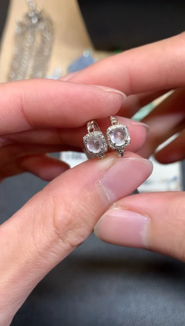 【闪购商品】翡翠耳饰18K金镶嵌蛋面【无服务费】