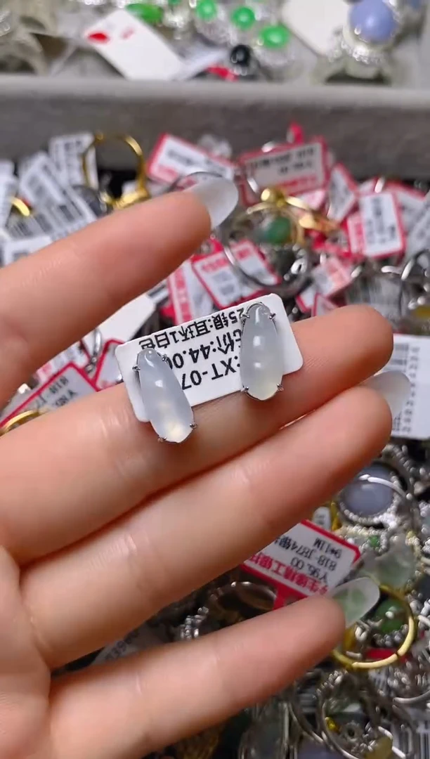 银S925镶嵌戒指翡翠百内无证书