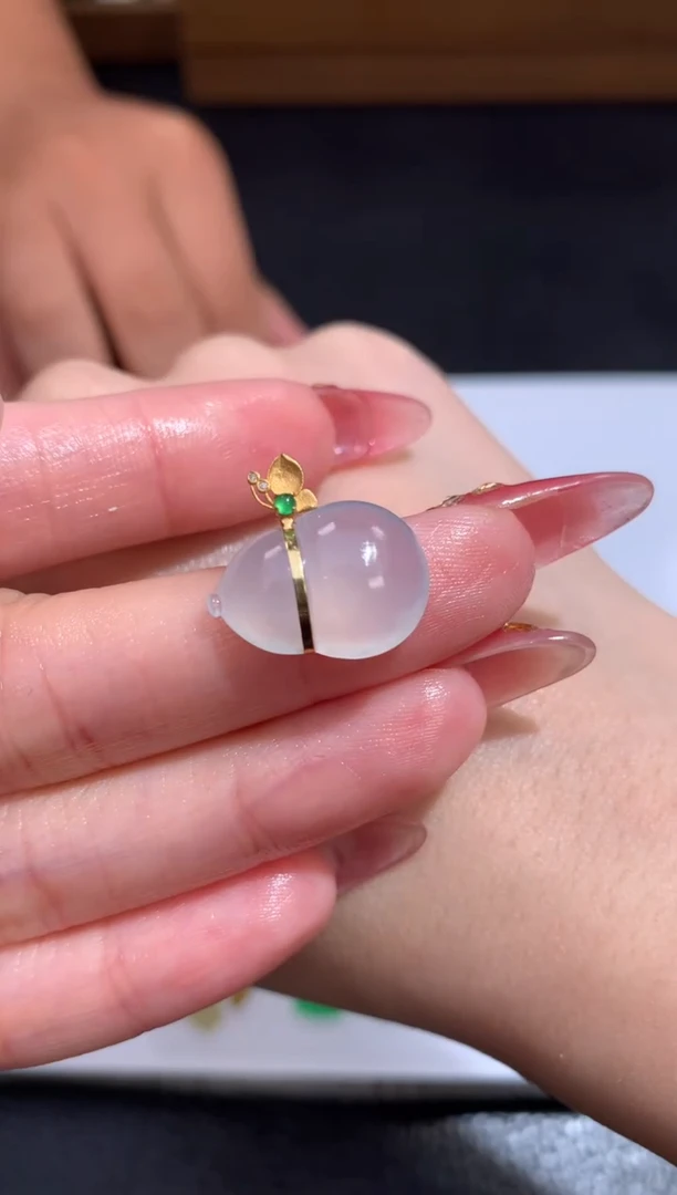 未镶嵌定制翡翠葫芦
