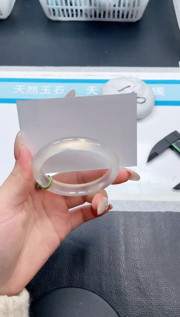 【闪购商品】石英质玉手镯未镶嵌3-V348-54