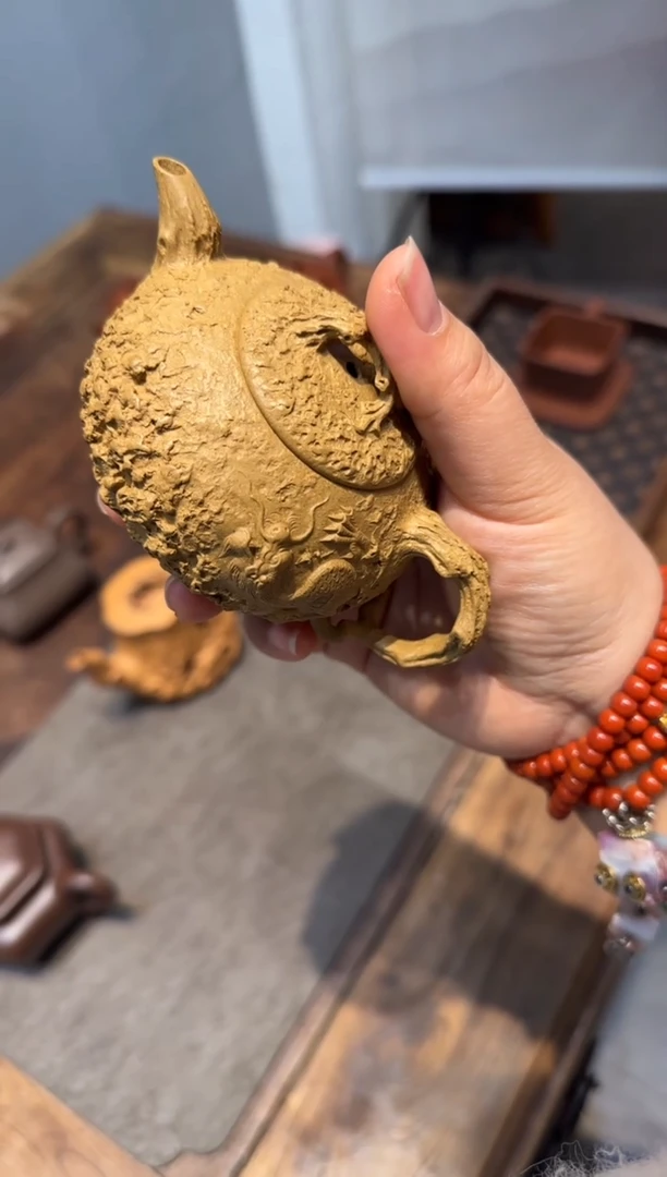 茶壶紫砂桀*隐龙供春 黄金段