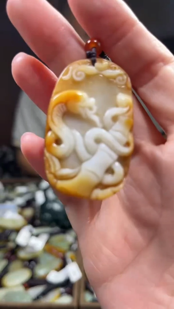 和田玉未镶嵌颈饰·