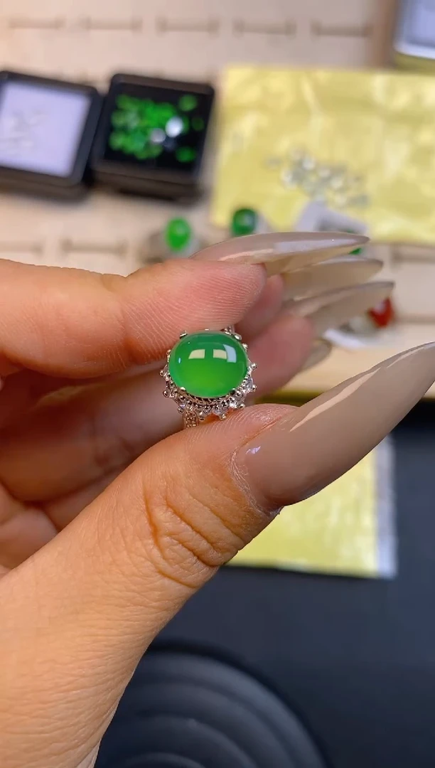 定制翡翠未镶嵌天然翡翠蛋面48