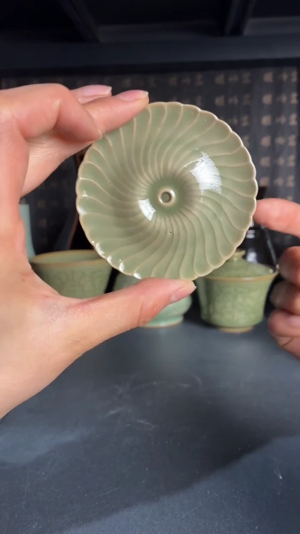 耀州窑仰山菊斑香插微瑕