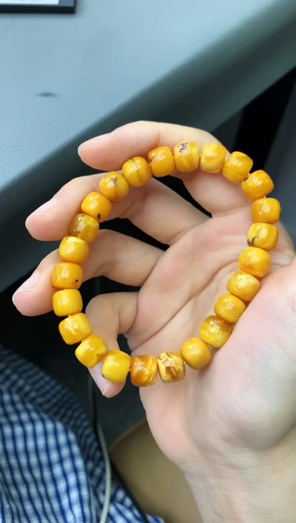 未镶嵌琥珀珠宝奇石111