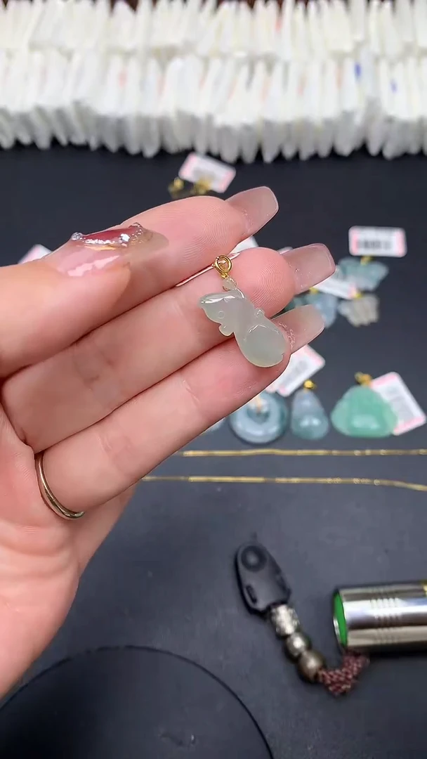 翡翠18K金镶嵌吊坠(不含链)MS185107