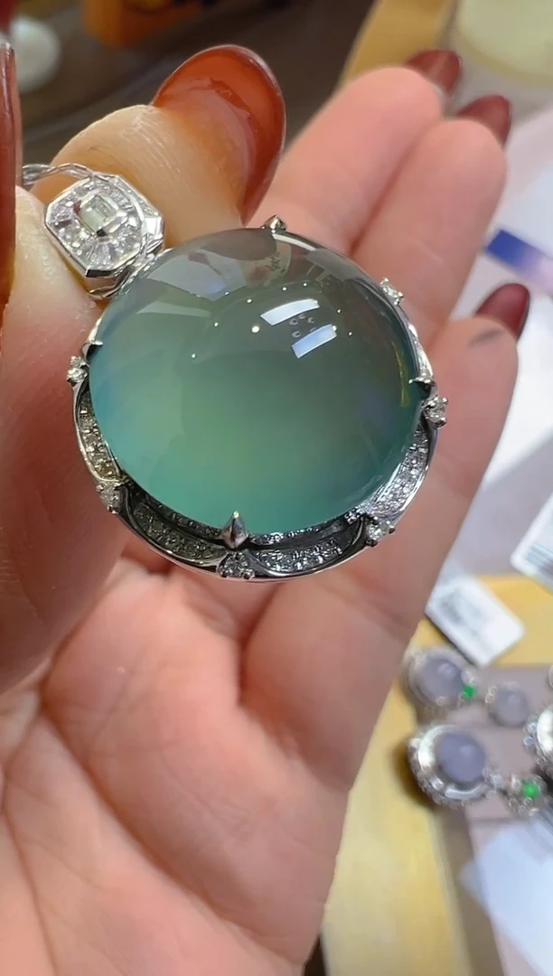 【闪购商品】翡翠吊坠(不含链)18K金镶嵌多样性团购发一件