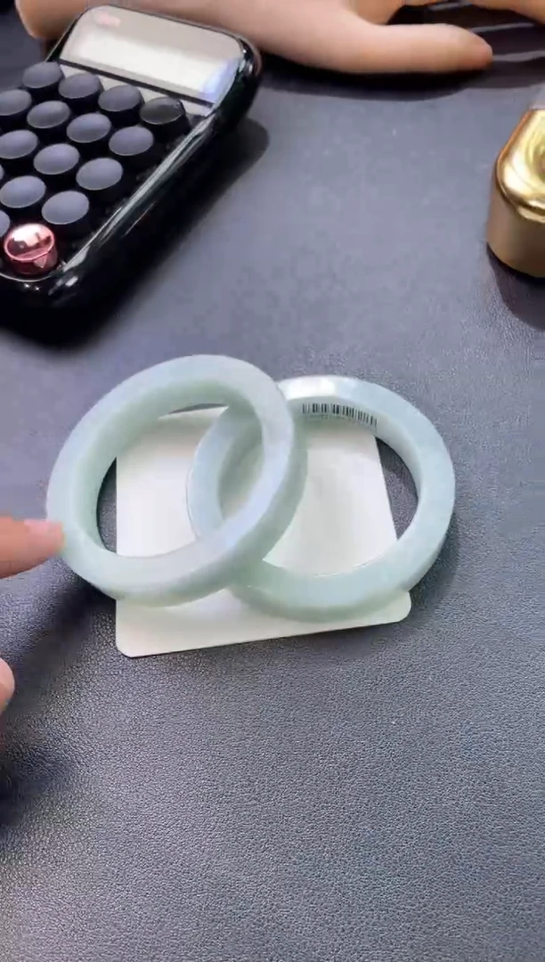 未镶嵌手镯定制翡翠悠***。手镯DDJ发一件