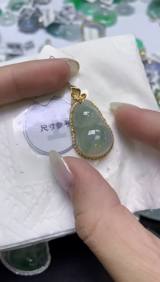颈饰18K金镶嵌翡翠天然缅甸翡翠A货百元以上9元证书费自理