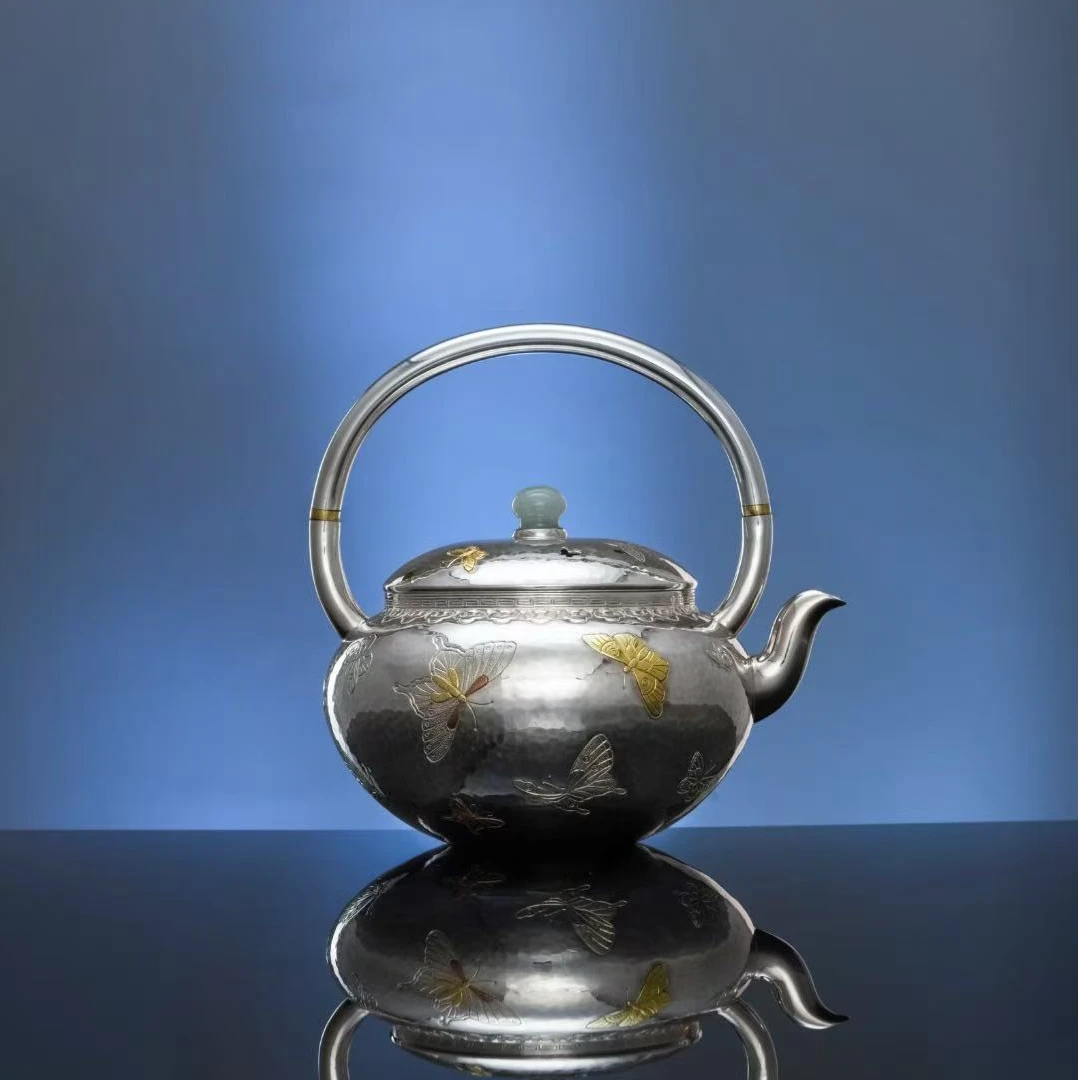 DZ0094 呆坐 |寸发标手作锤纹嵌金梦蝶提梁壶 银壶300ml