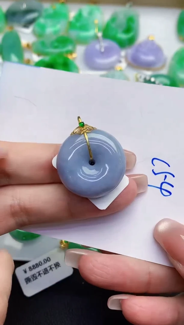 翡翠18K金镶嵌颈饰缅甸天然翡翠A货