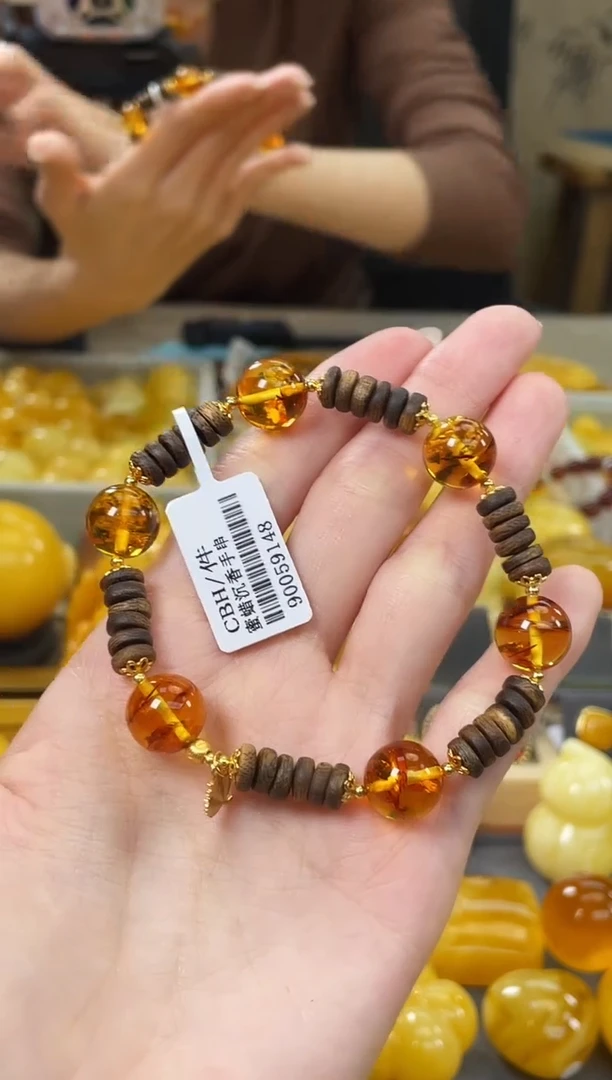 裸石琥珀未镶嵌J8