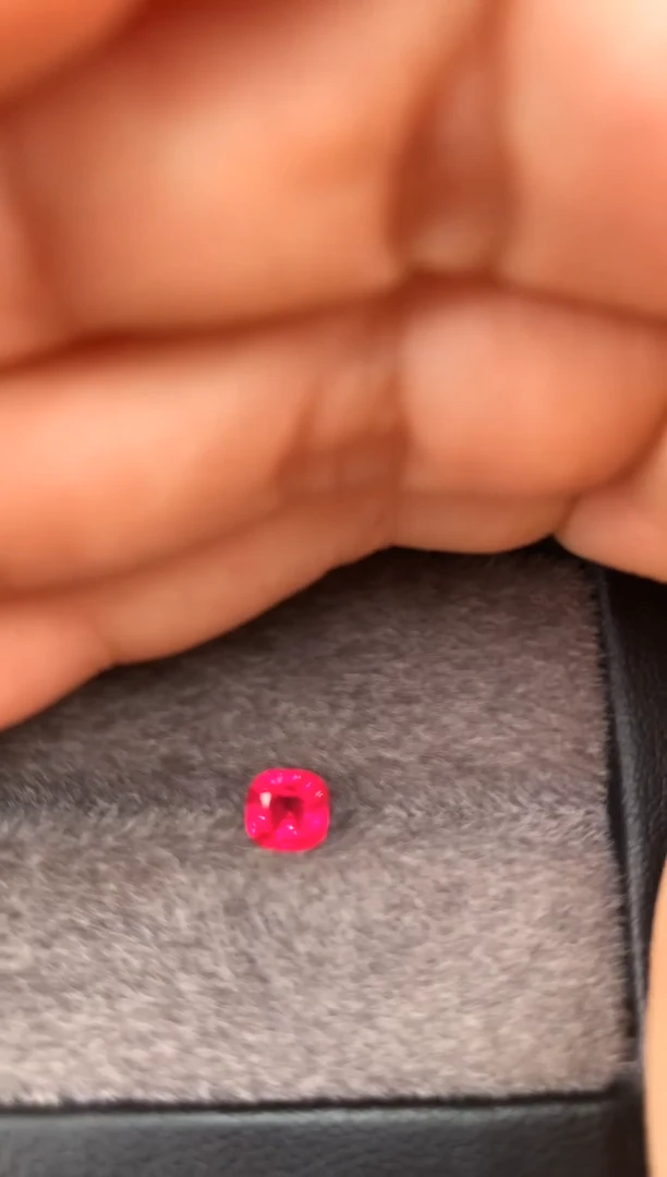 未镶嵌裸石定制尖晶石枕型 绝地 0.83ct