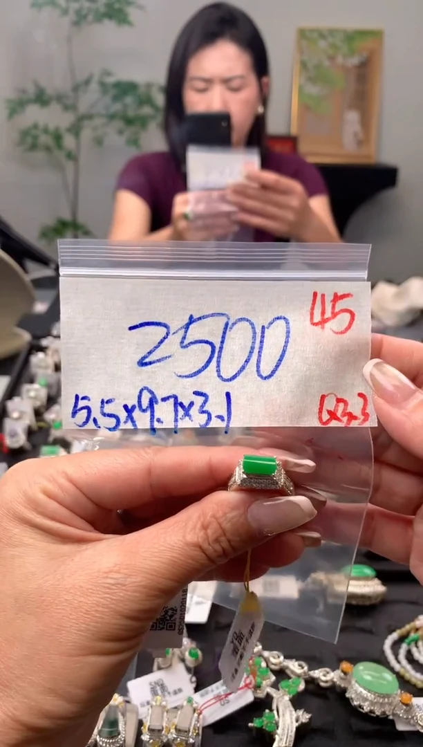 【闪购商品】定制翡翠未镶嵌毛货需精细抛光拍一发一
