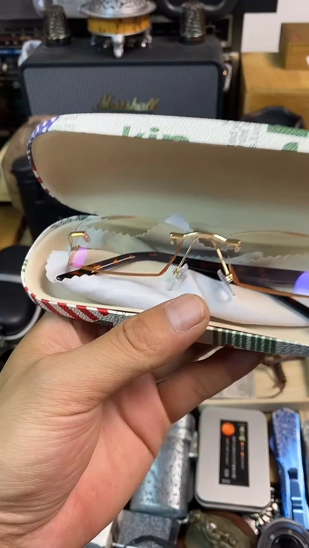 瓷片闪购商品，如图所示