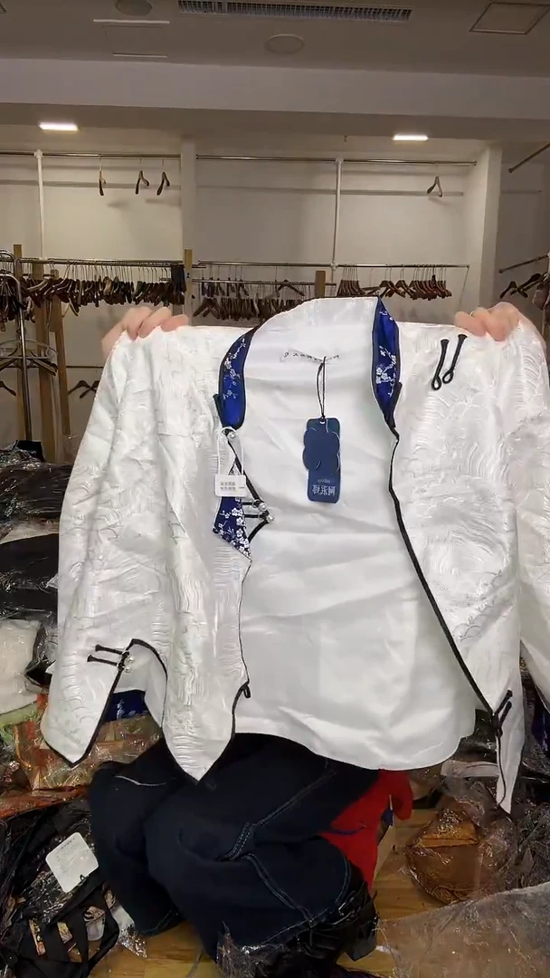 XL码     110-120斤  外套