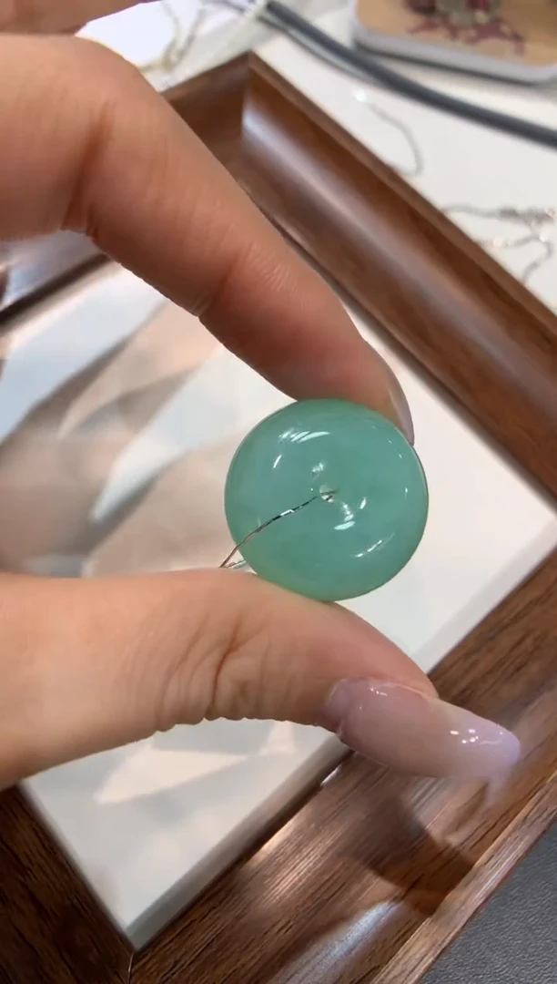 颈饰未镶嵌翡翠平安扣