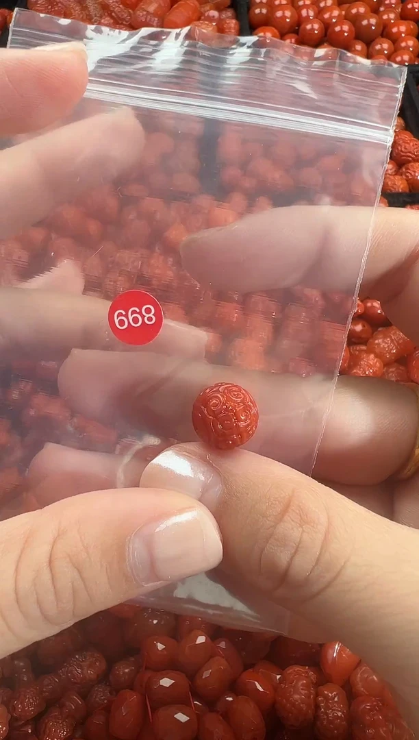 颈饰未镶嵌南红玛瑙1