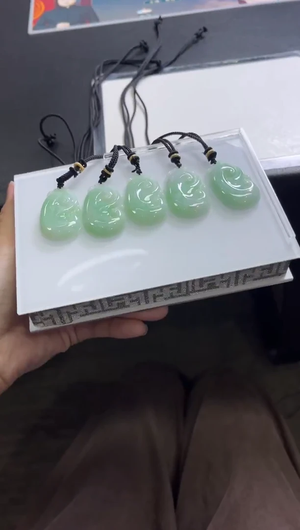 颈饰未镶嵌翡翠T206 /多样性发一件/配绳子