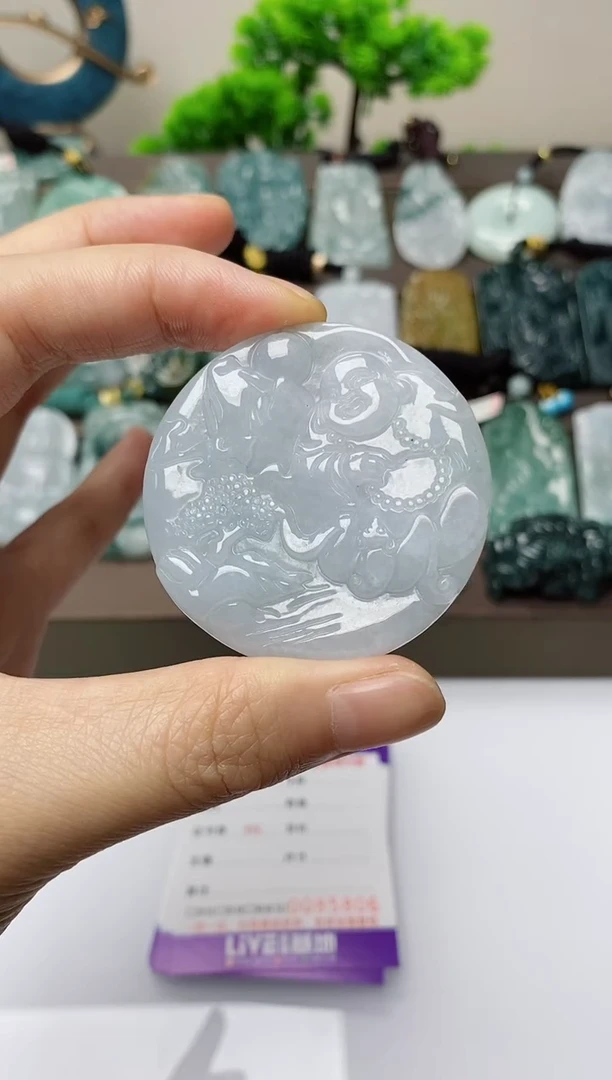 翡翠未镶嵌颈饰