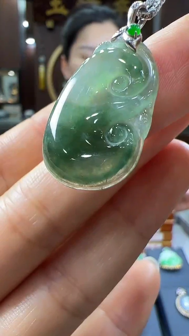 翡翠挂件18K金镶嵌如意 不含链