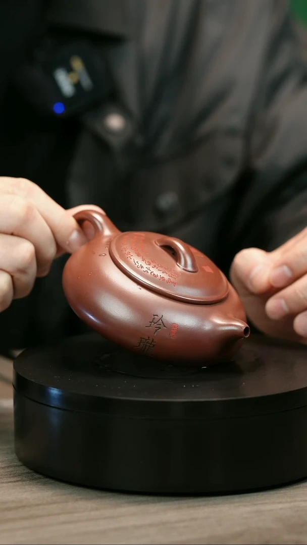 茶壶紫砂刀*H2357李传荣刻绘乳瓢