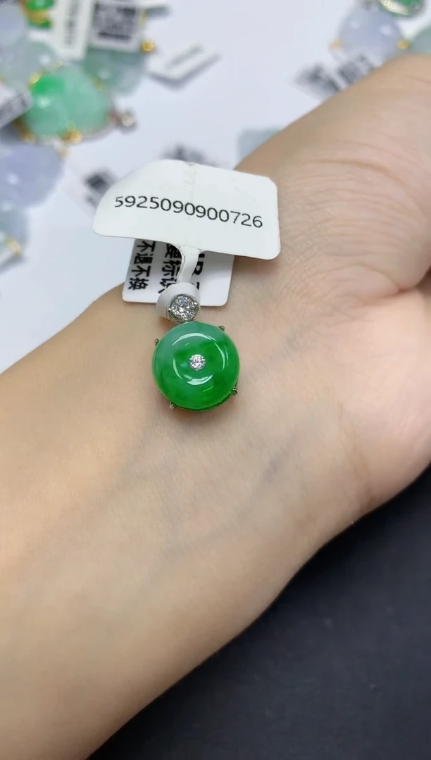 颈饰未镶嵌翡翠天然缅甸翡翠A货多样性发一件