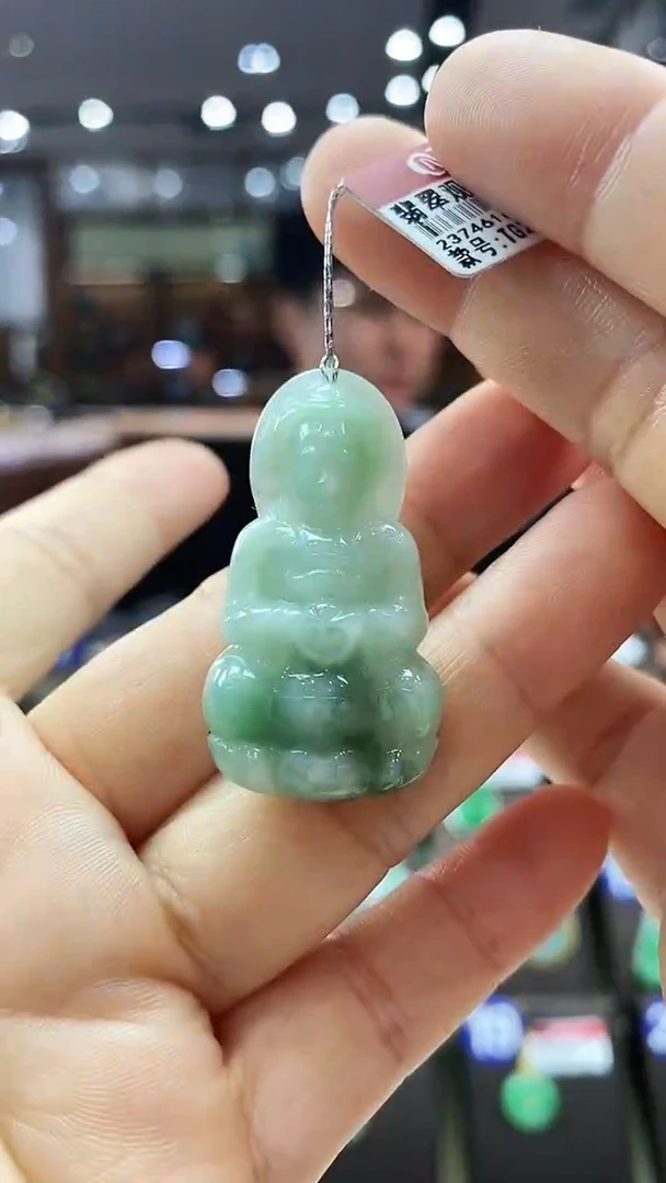 颈饰未镶嵌翡翠观音