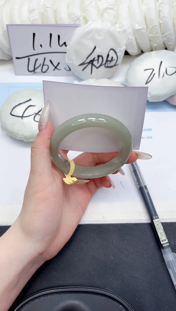 未镶嵌手镯石英质玉112-54