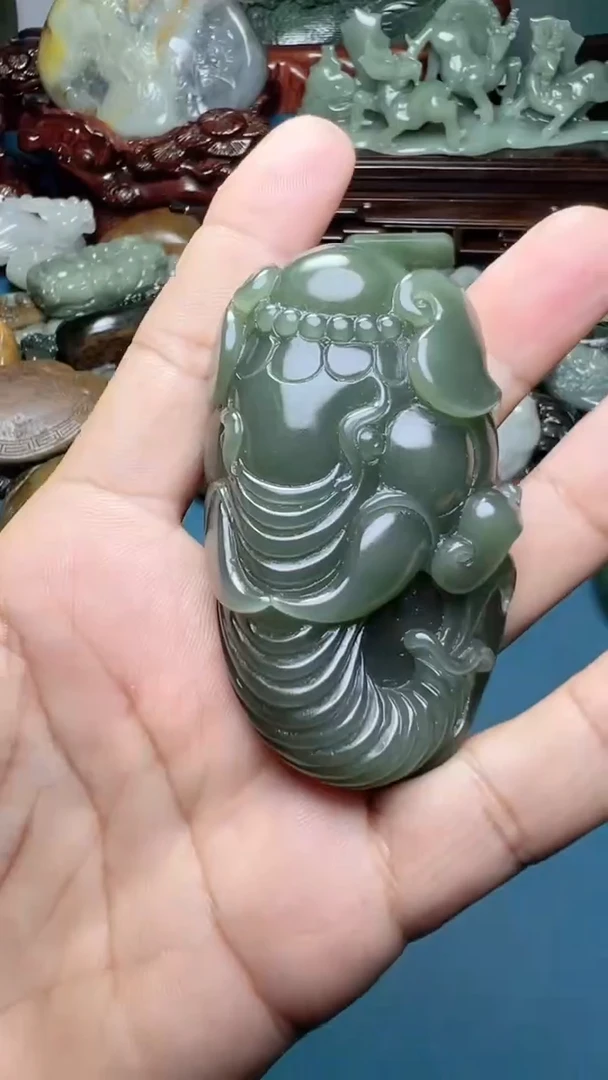 和田玉未镶嵌把件-